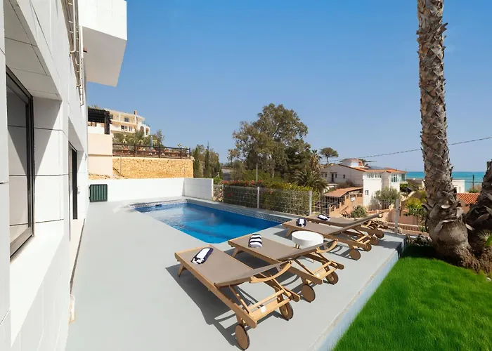 Chalet With Sea View In Alicante