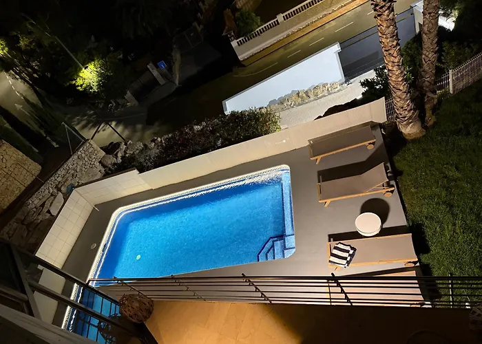Chalet With Sea View In Alicante
