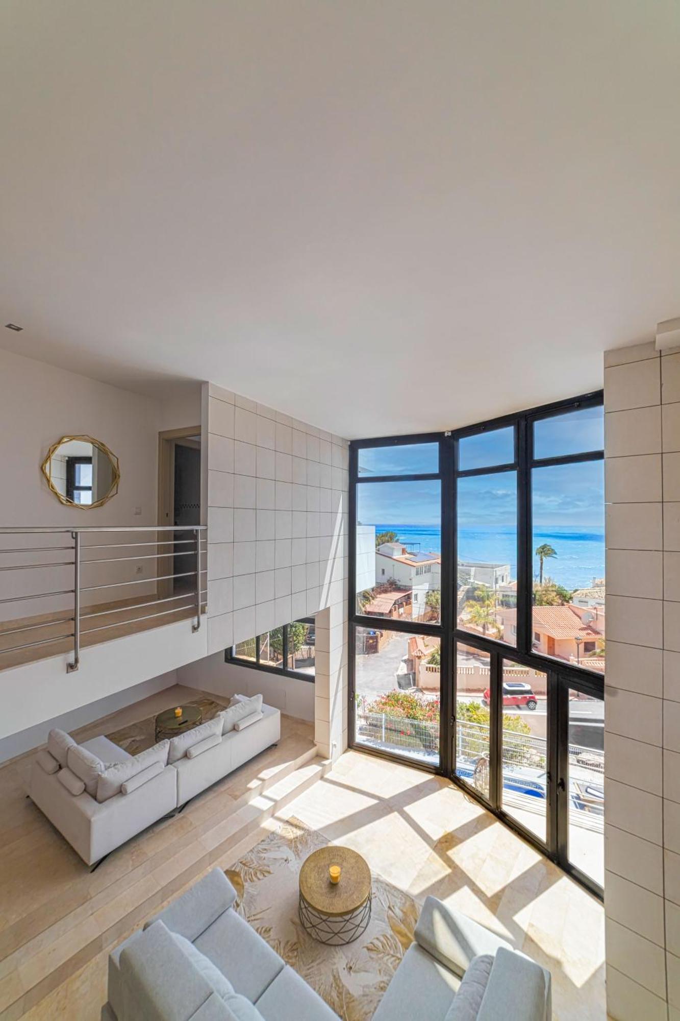 Villa With Sea View In Alicante *