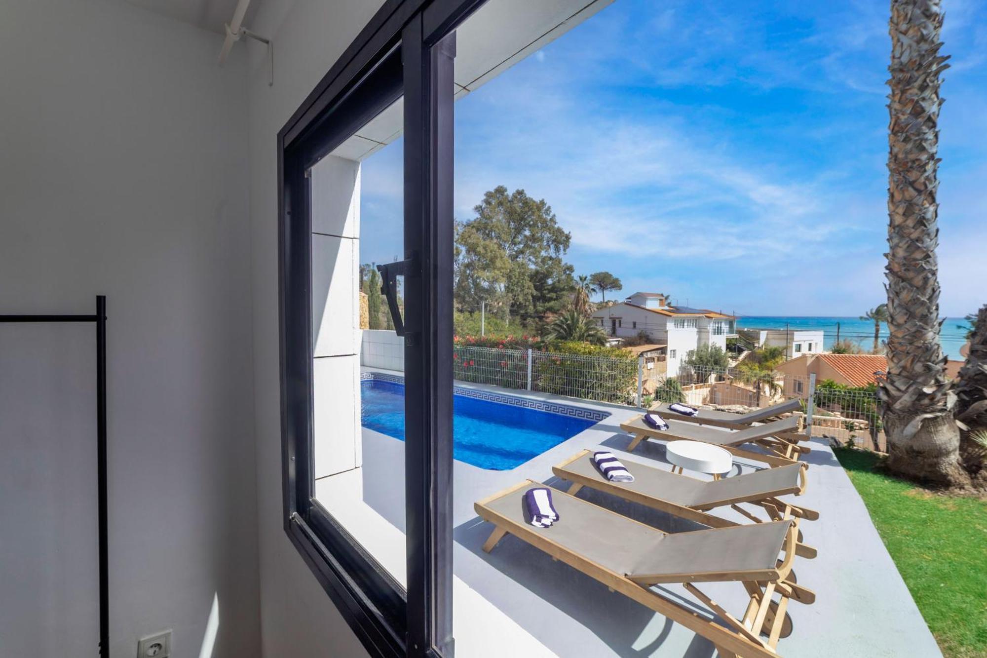 Villa With Sea View In Alicante